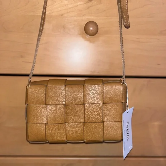 Brown woven leather crossbody bag - Picture 3 of 6